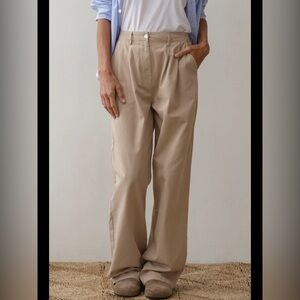 Donni. The Chino Pleated Trouser size M
